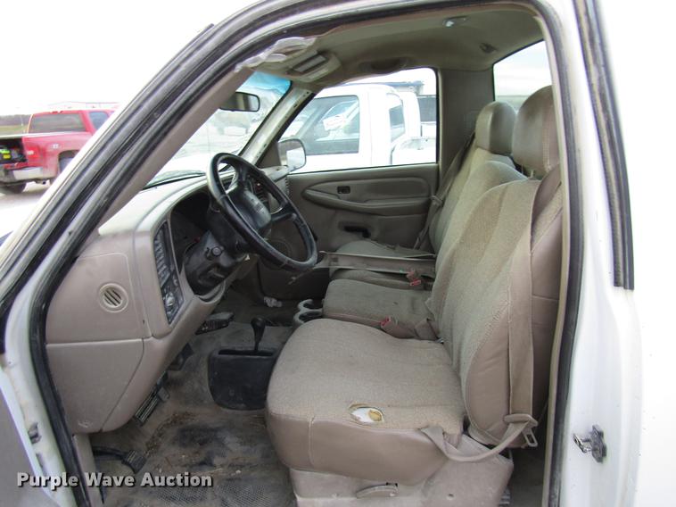 image for item DB2043 2002 GMC Sierra 2500HD pickup truck