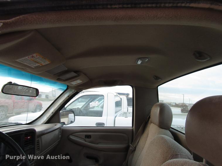 image for item DB2043 2002 GMC Sierra 2500HD pickup truck