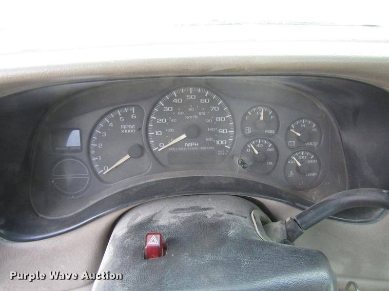 image for item DB2043 2002 GMC Sierra 2500HD pickup truck