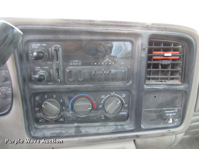 image for item DB2043 2002 GMC Sierra 2500HD pickup truck