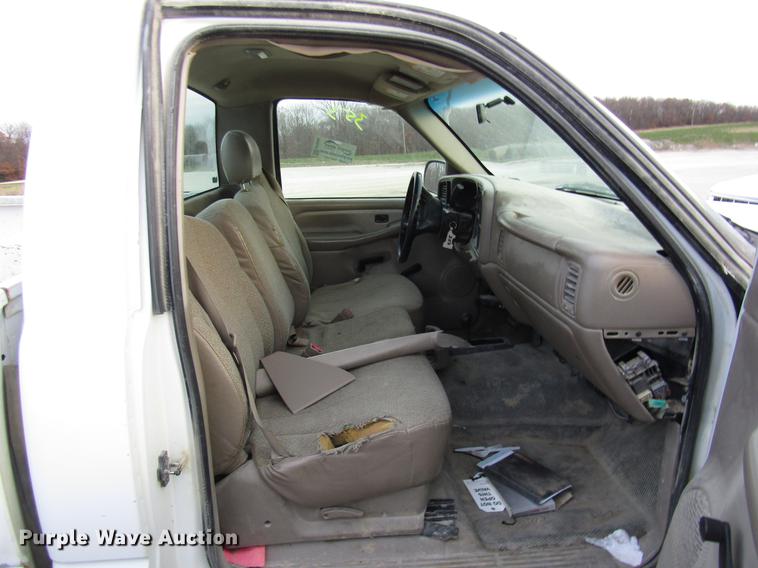 image for item DB2043 2002 GMC Sierra 2500HD pickup truck