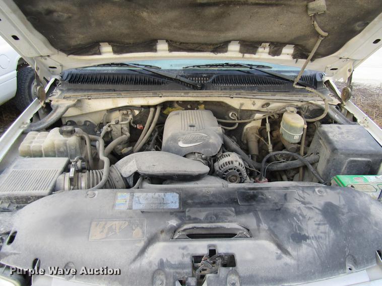 image for item DB2043 2002 GMC Sierra 2500HD pickup truck