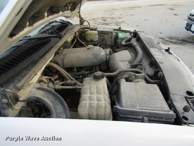 image for item DB2043 2002 GMC Sierra 2500HD pickup truck