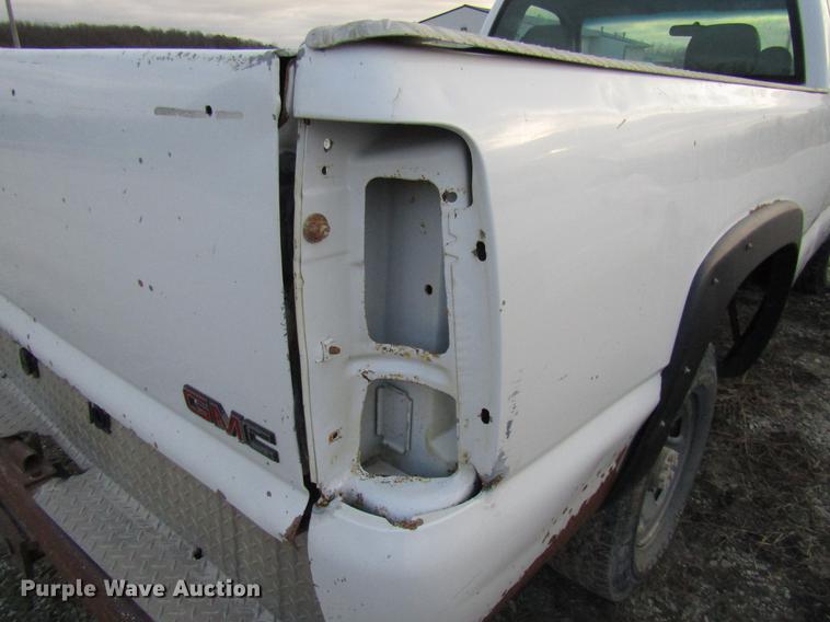 image for item DB2043 2002 GMC Sierra 2500HD pickup truck