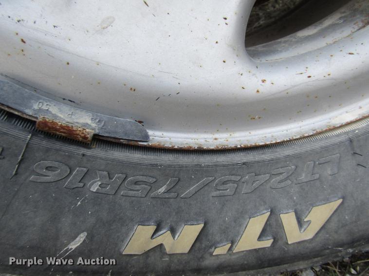 image for item DB2043 2002 GMC Sierra 2500HD pickup truck