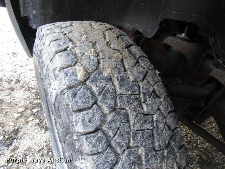 image for item DB2043 2002 GMC Sierra 2500HD pickup truck