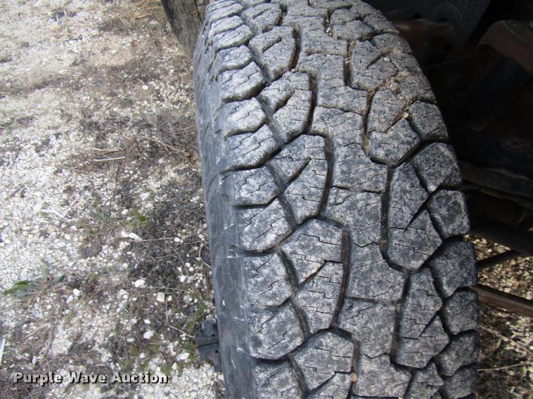 image for item DB2043 2002 GMC Sierra 2500HD pickup truck