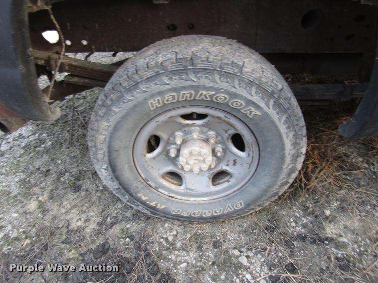 image for item DB2043 2002 GMC Sierra 2500HD pickup truck