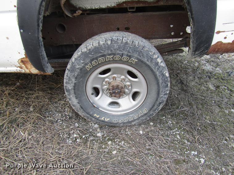 image for item DB2043 2002 GMC Sierra 2500HD pickup truck