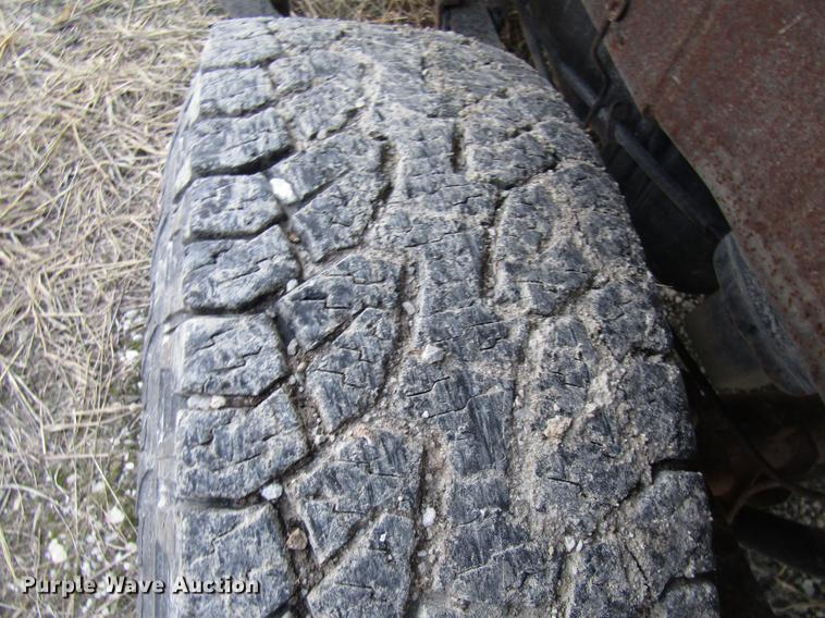 image for item DB2043 2002 GMC Sierra 2500HD pickup truck