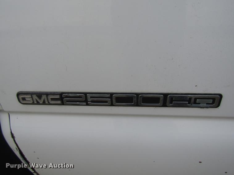 image for item DB2043 2002 GMC Sierra 2500HD pickup truck