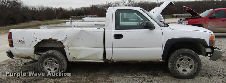 image for item DB2045 2001 GMC Sierra 1500 pickup truck