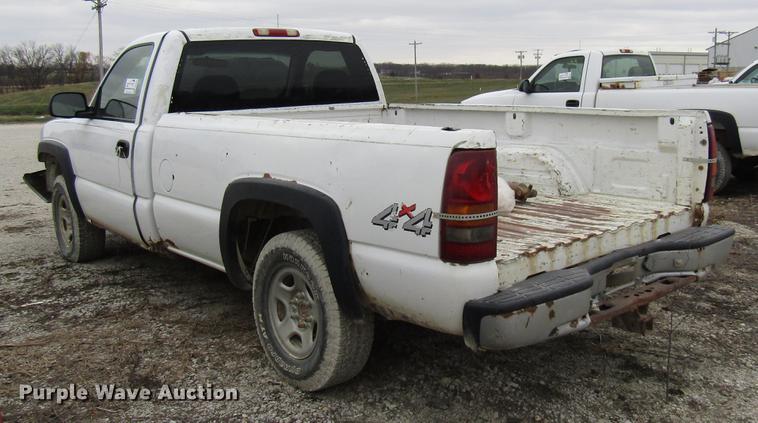 image for item DB2045 2001 GMC Sierra 1500 pickup truck