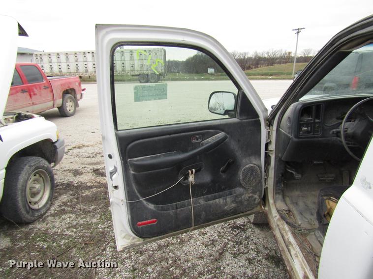 image for item DB2045 2001 GMC Sierra 1500 pickup truck