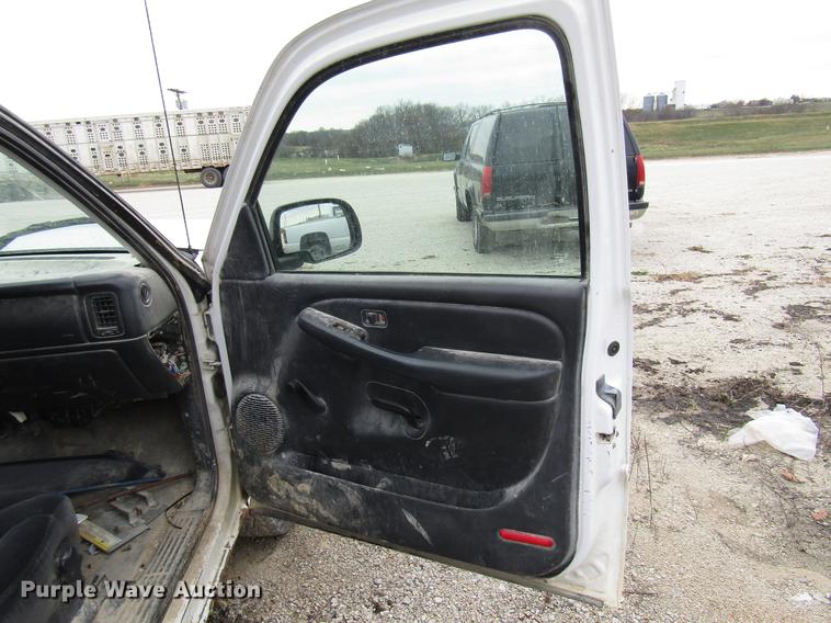 image for item DB2045 2001 GMC Sierra 1500 pickup truck