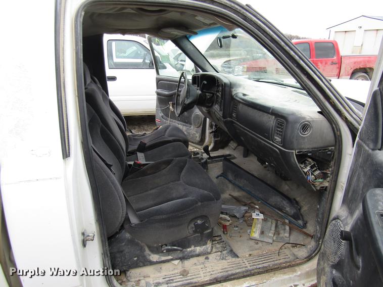 image for item DB2045 2001 GMC Sierra 1500 pickup truck