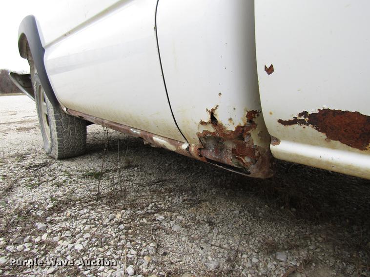 image for item DB2045 2001 GMC Sierra 1500 pickup truck