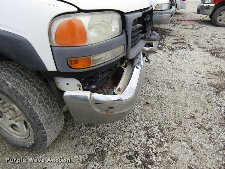 image for item DB2045 2001 GMC Sierra 1500 pickup truck