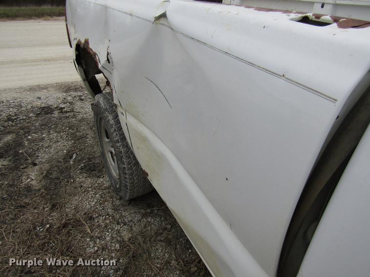 image for item DB2045 2001 GMC Sierra 1500 pickup truck