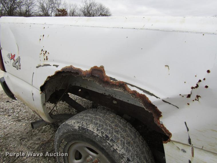 image for item DB2045 2001 GMC Sierra 1500 pickup truck