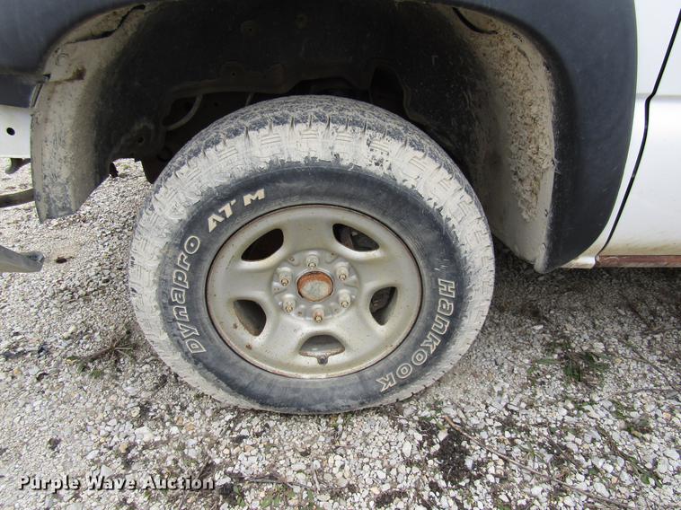 image for item DB2045 2001 GMC Sierra 1500 pickup truck