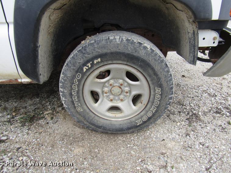 image for item DB2045 2001 GMC Sierra 1500 pickup truck