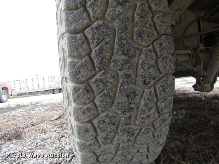 image for item DB2045 2001 GMC Sierra 1500 pickup truck