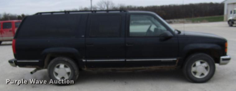 image for item DB2046 1997 GMC Suburban 1500 SUV