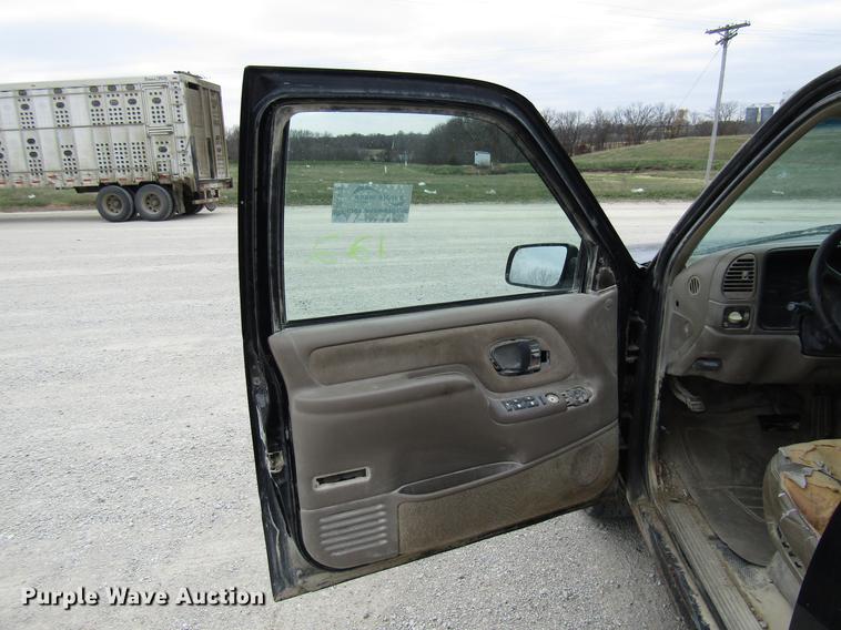 image for item DB2046 1997 GMC Suburban 1500 SUV