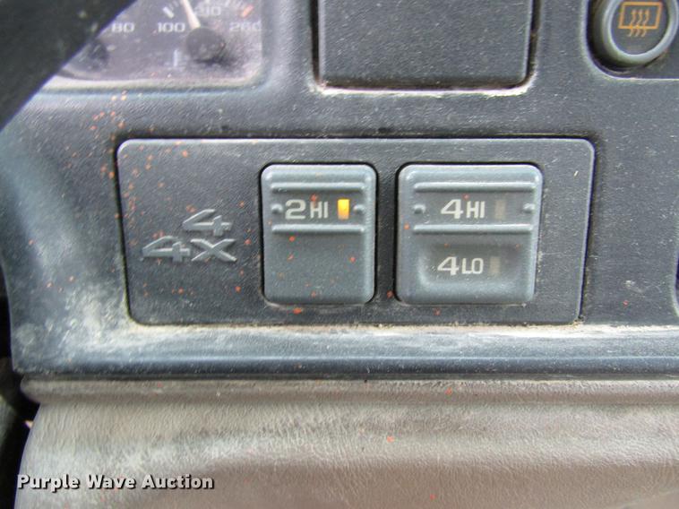 image for item DB2046 1997 GMC Suburban 1500 SUV