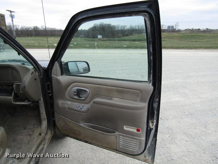 image for item DB2046 1997 GMC Suburban 1500 SUV