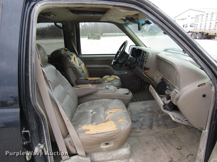 image for item DB2046 1997 GMC Suburban 1500 SUV