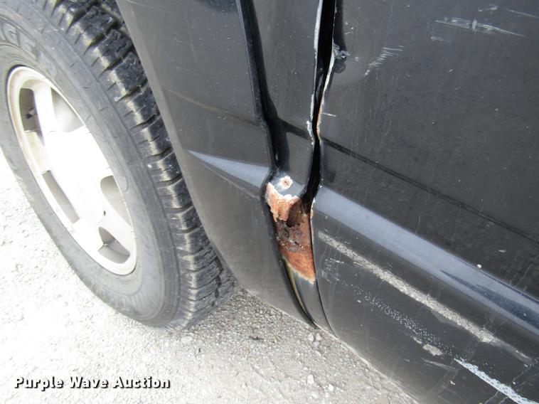 image for item DB2046 1997 GMC Suburban 1500 SUV