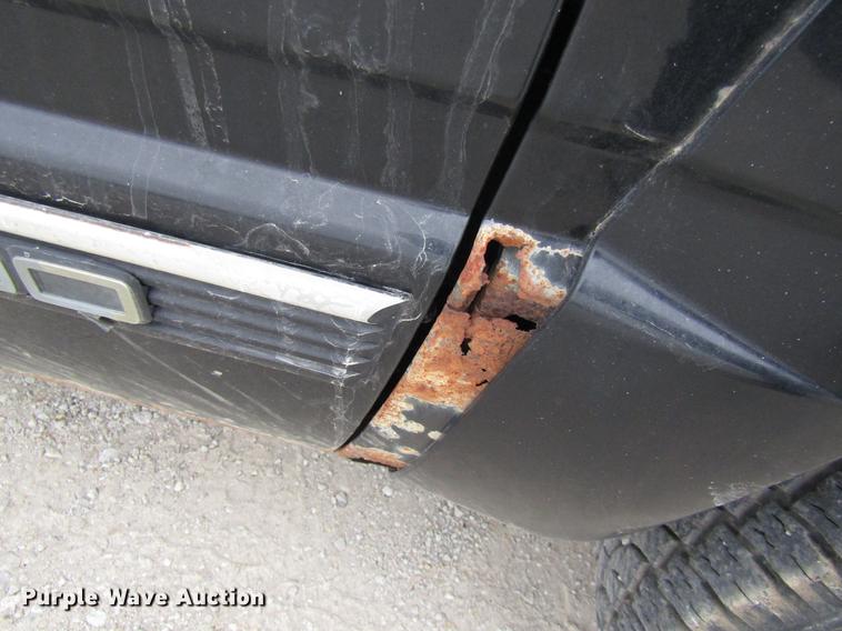 image for item DB2046 1997 GMC Suburban 1500 SUV