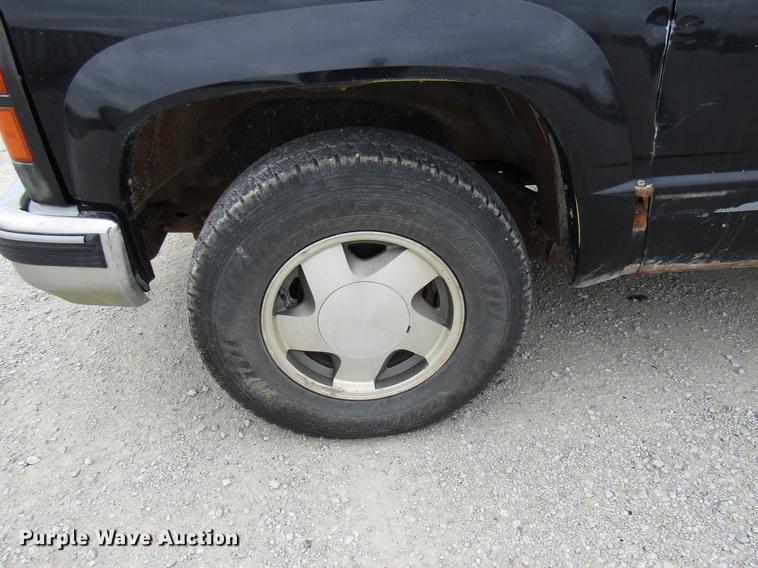 image for item DB2046 1997 GMC Suburban 1500 SUV