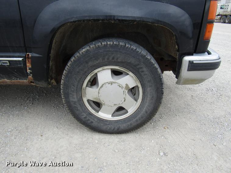 image for item DB2046 1997 GMC Suburban 1500 SUV