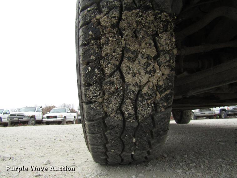 image for item DB2046 1997 GMC Suburban 1500 SUV