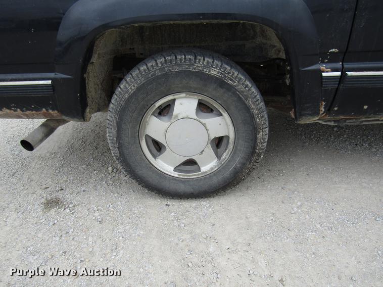 image for item DB2046 1997 GMC Suburban 1500 SUV