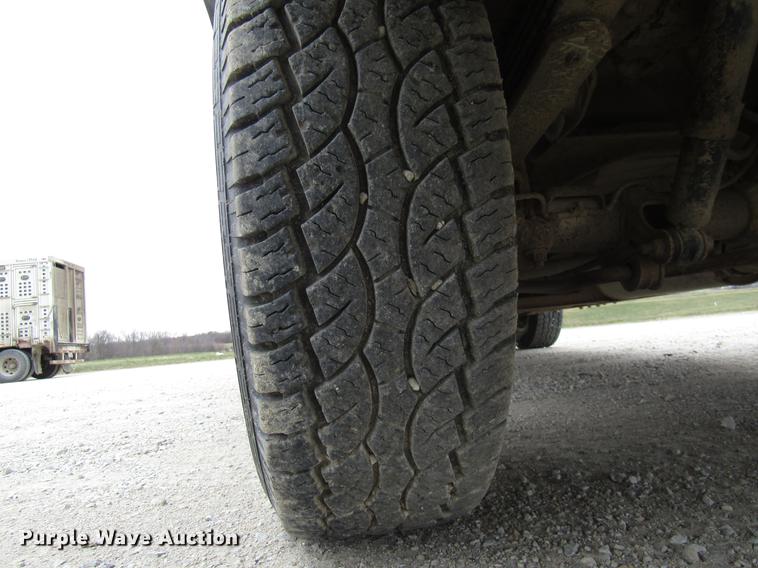 image for item DB2046 1997 GMC Suburban 1500 SUV