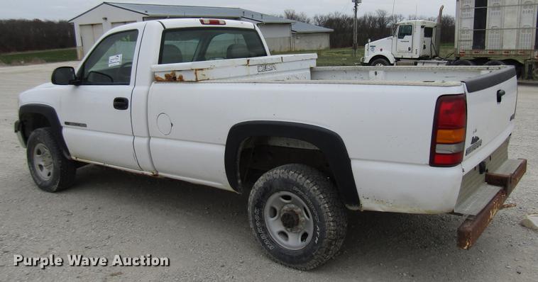 image for item DB2047 2002 GMC Sierra 2500HD pickup truck