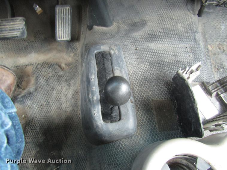 image for item DB2047 2002 GMC Sierra 2500HD pickup truck