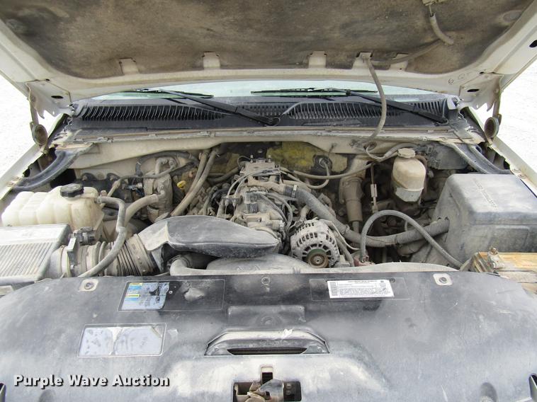 image for item DB2047 2002 GMC Sierra 2500HD pickup truck