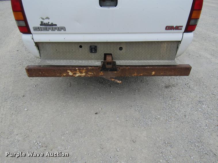 image for item DB2047 2002 GMC Sierra 2500HD pickup truck