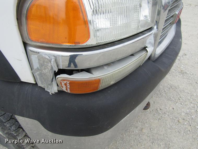 image for item DB2047 2002 GMC Sierra 2500HD pickup truck