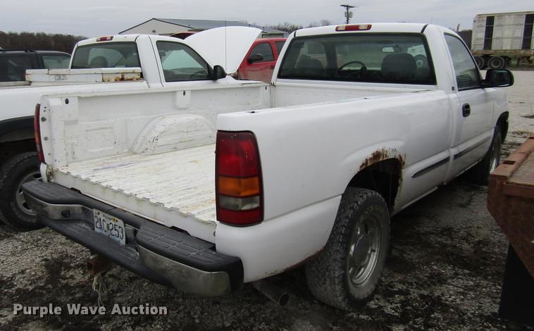 image for item DB2048 2001 GMC Sierra 1500 pickup truck