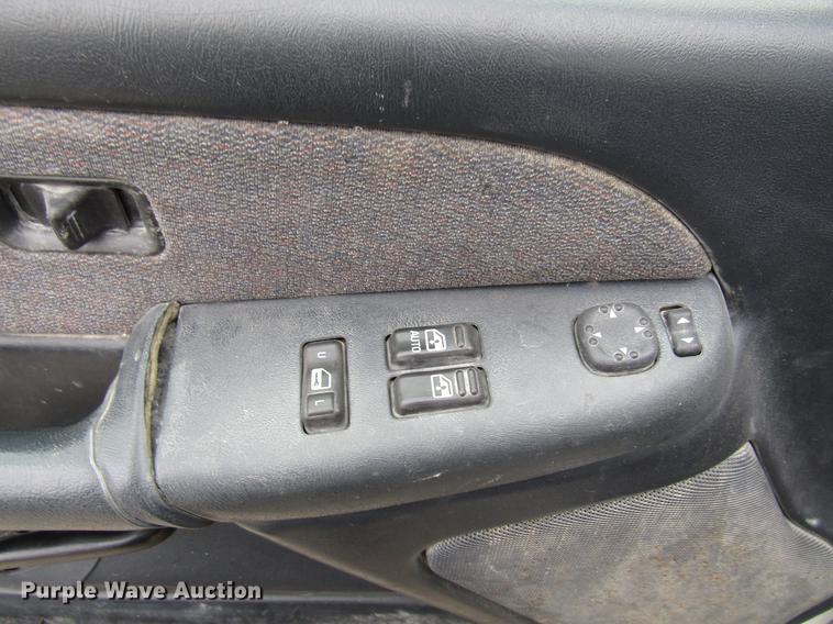 image for item DB2048 2001 GMC Sierra 1500 pickup truck