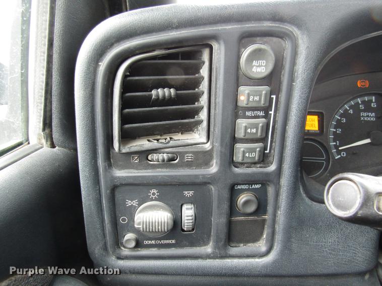 image for item DB2048 2001 GMC Sierra 1500 pickup truck