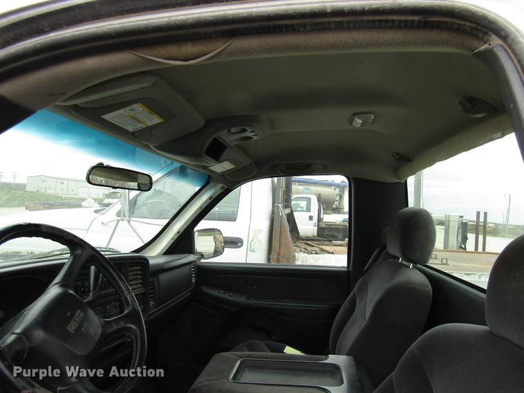 image for item DB2048 2001 GMC Sierra 1500 pickup truck