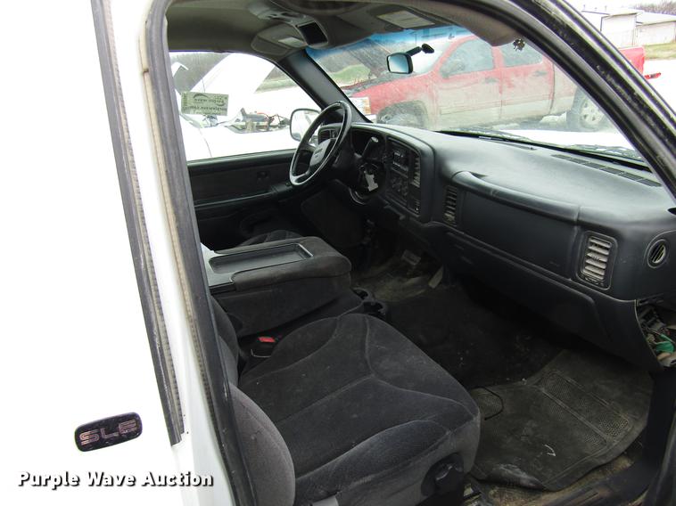 image for item DB2048 2001 GMC Sierra 1500 pickup truck