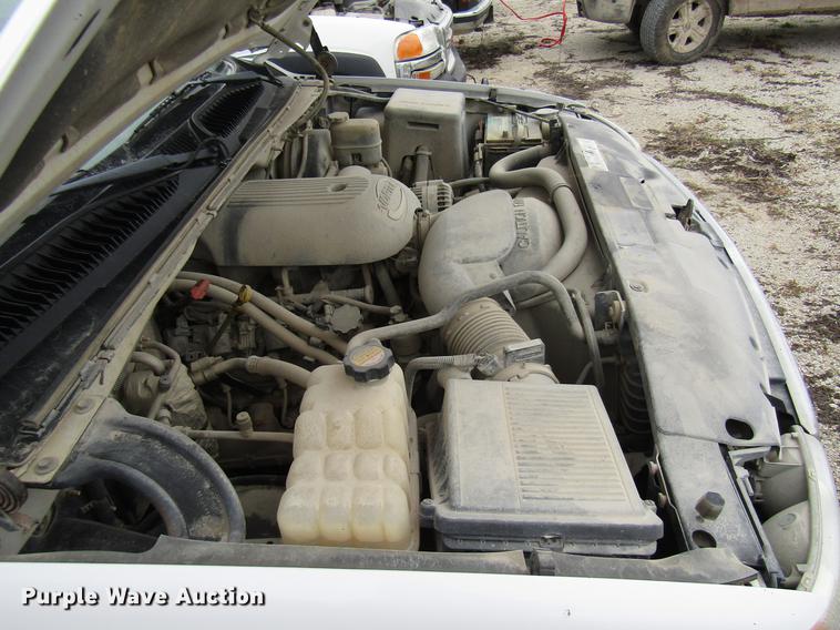 image for item DB2048 2001 GMC Sierra 1500 pickup truck